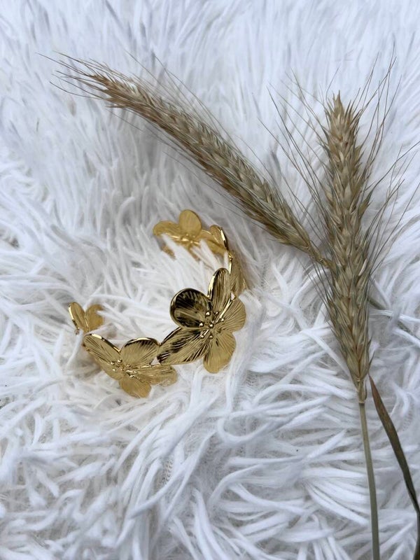 Big flowers bangle