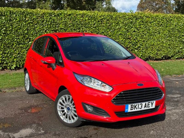 Automatic Ford Fiesta Titanium 1.6 Petrol 2013 5 Door
