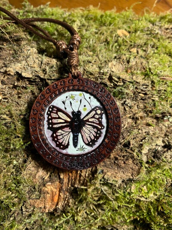Collier bois * papillon