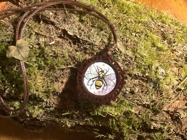 Collier bois * abeille