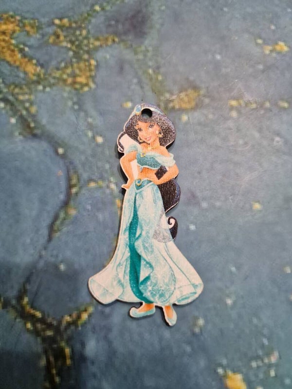 Jasmine in abito azzurro