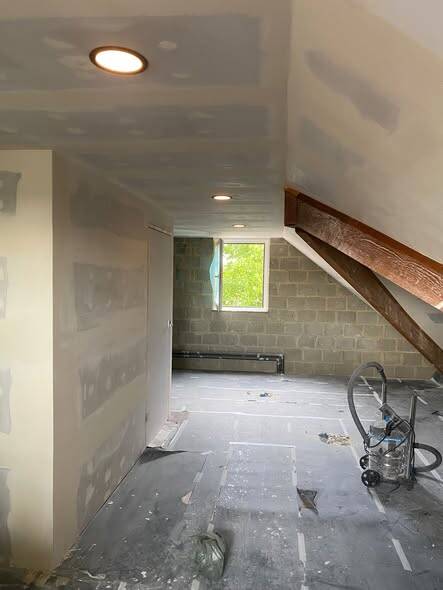 Geïsoleerde en gerenoveerde zolder