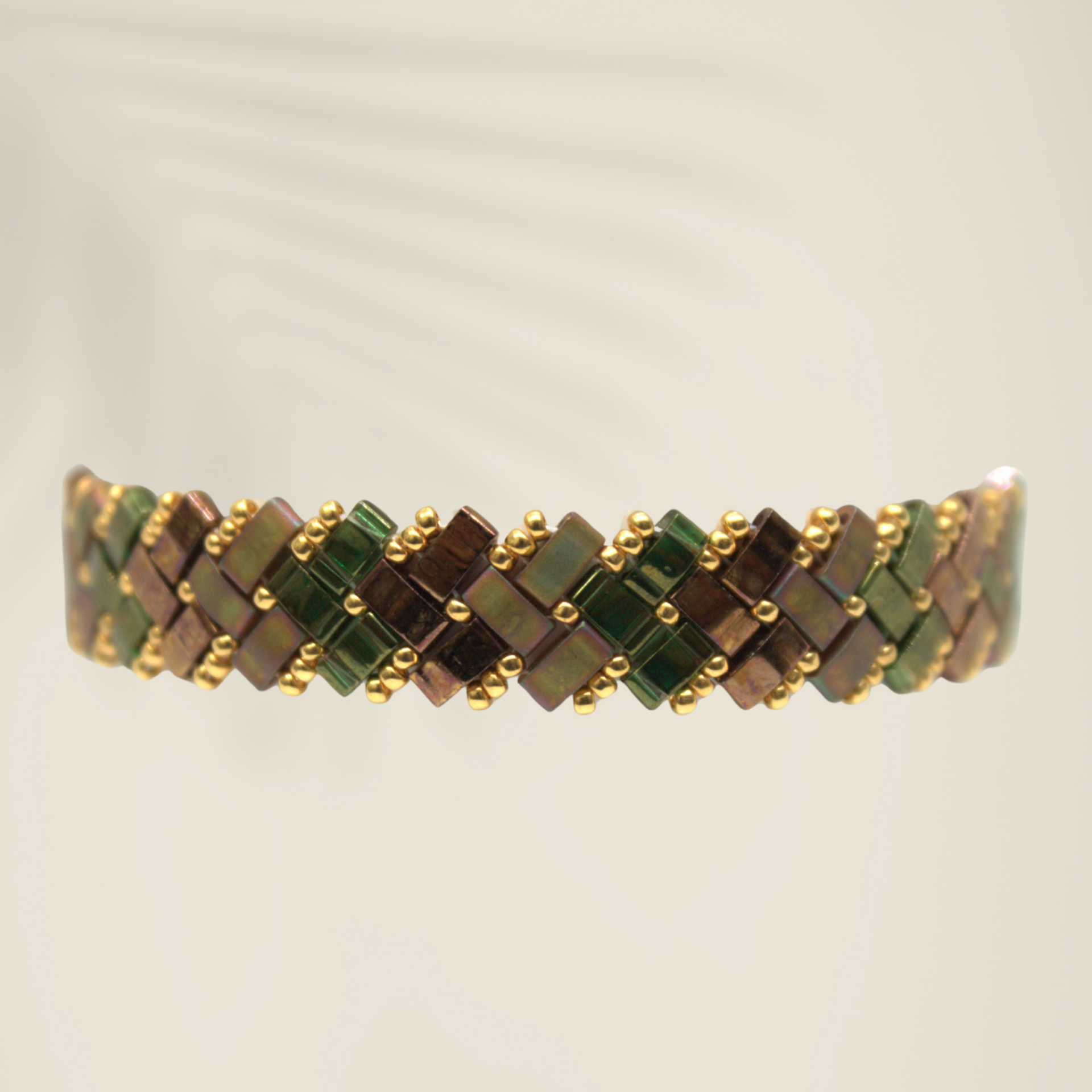 Bracelet un chevron et demi, kaki, vert, brun.