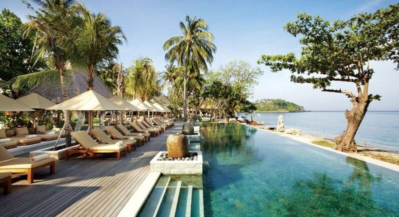 qunci-villa-lombok-pool-standard.jpg