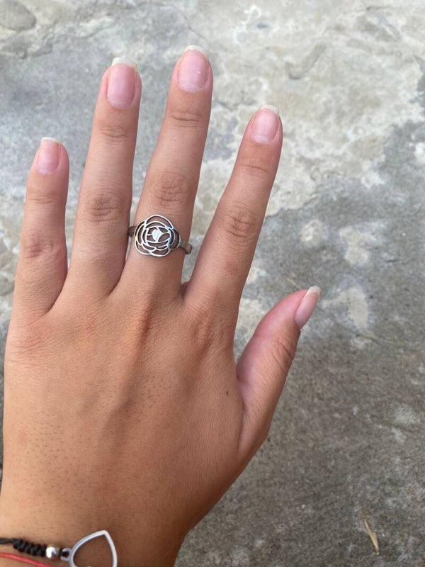 ANILLO CON DISEÑO DE ROSA