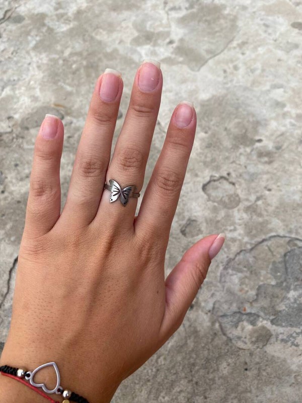 ANILLO CON DISEÑO DE MARIPOSA