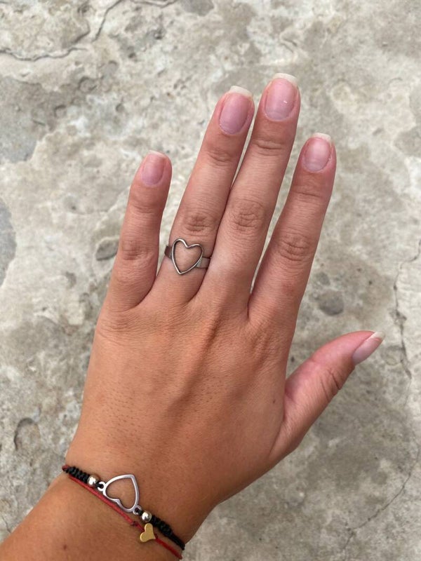 ANILLO CON DISEÑO DE CORAZON