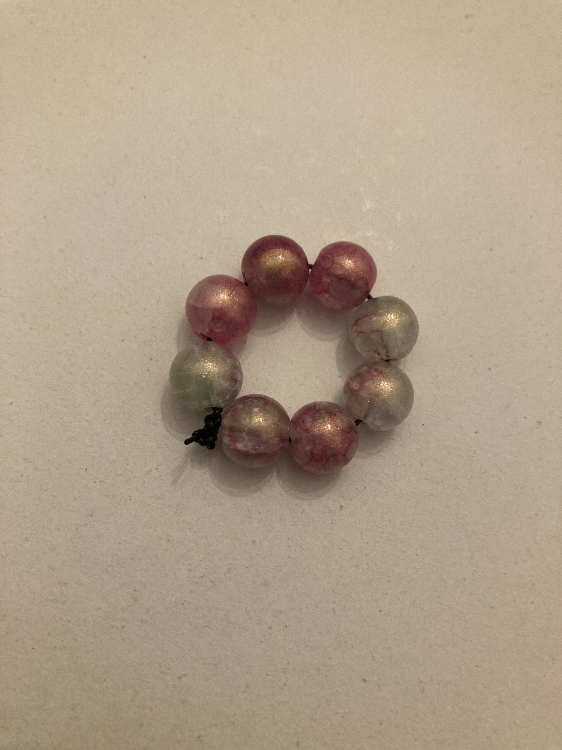 ELASTIC BEADED RING Olive PInk Pressed Glass Beads