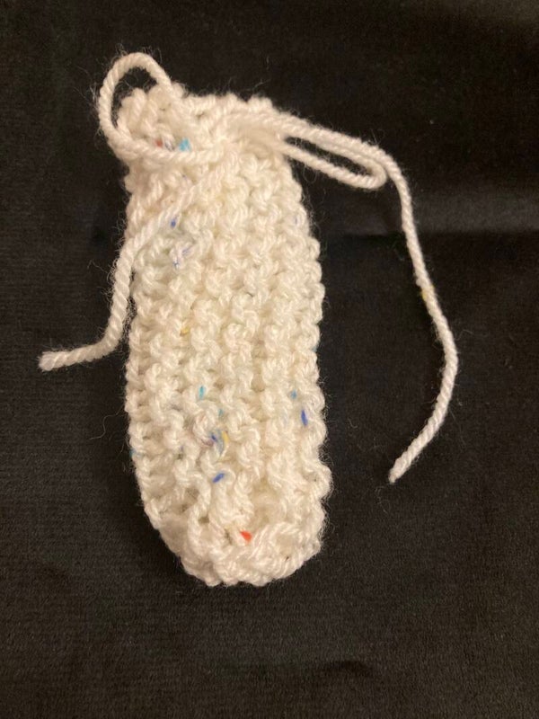 PURSE Cloud Dancer Drawstring Lipstick Holder Hand Knit
