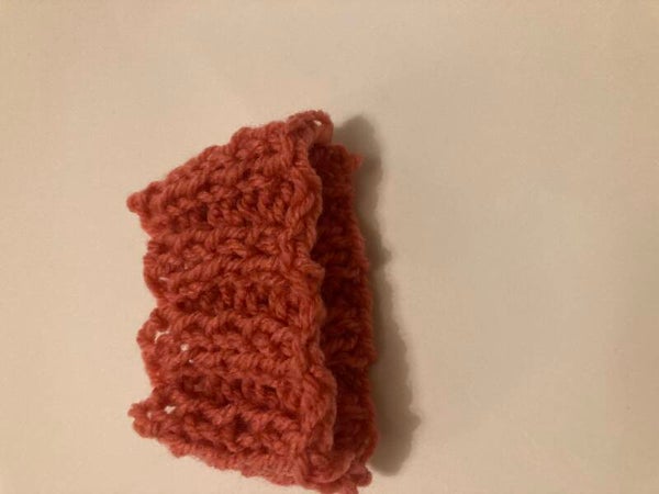 WRISTLETS Hand Knit Wristband In Rhubarb Pink Size M