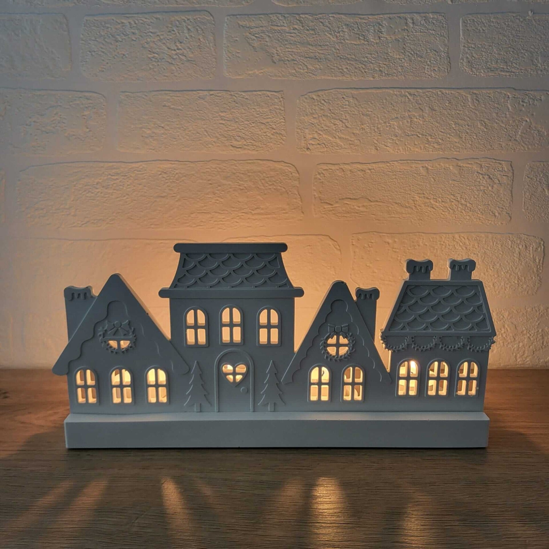 Handgemaakte Jesmonite kerstdecoratie van JoyFul Projects, duurzaam en stijlvol voor de feestdagen.
