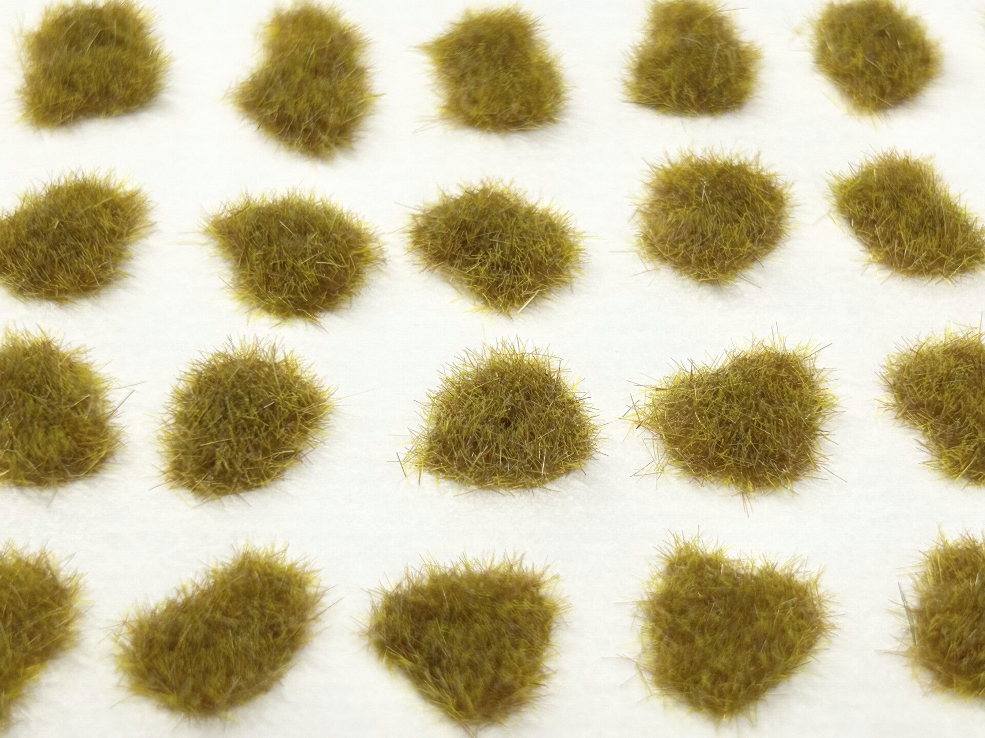 Self Adhesive Grass Tufts - 2mm Arid (Large Spread x 28)