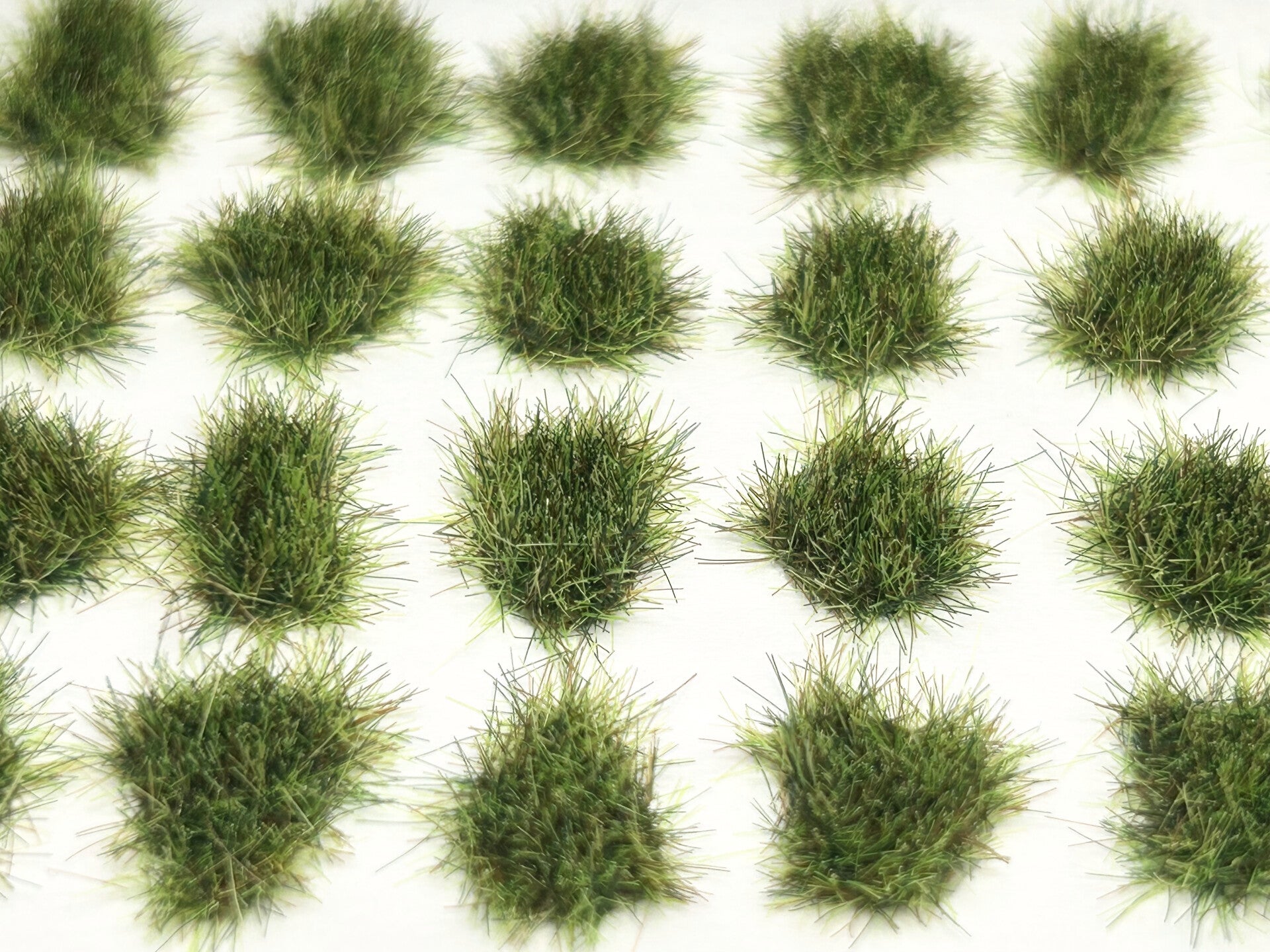 Self Adhesive Grass Tufts - 4mm Autumn (Large Spread x 28)