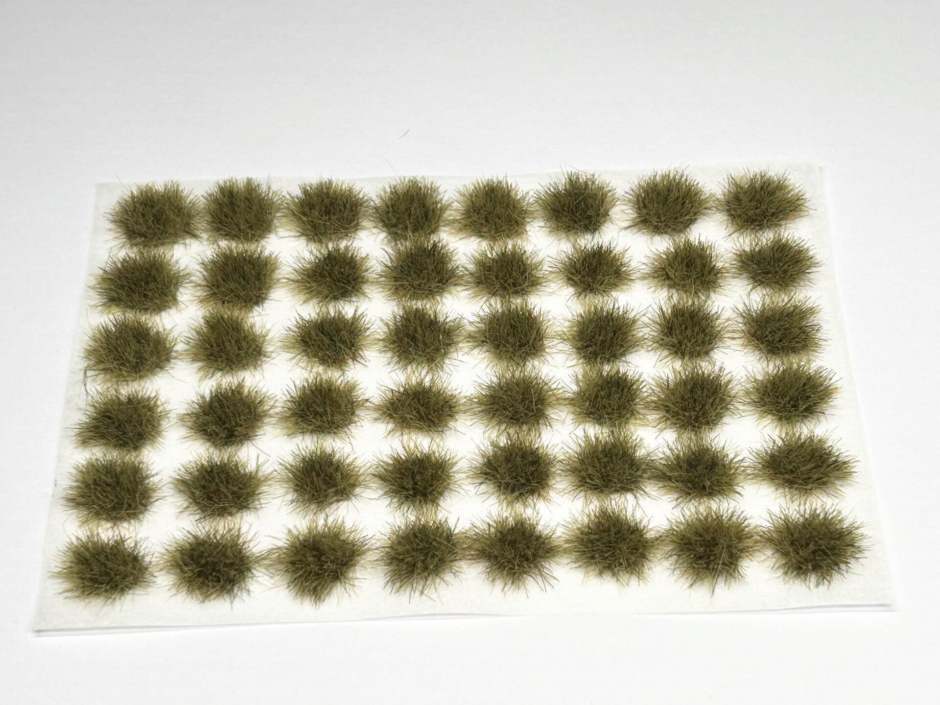 Self Adhesive Grass Tufts - 4mm Drab (Medium Spread Offer x 192)