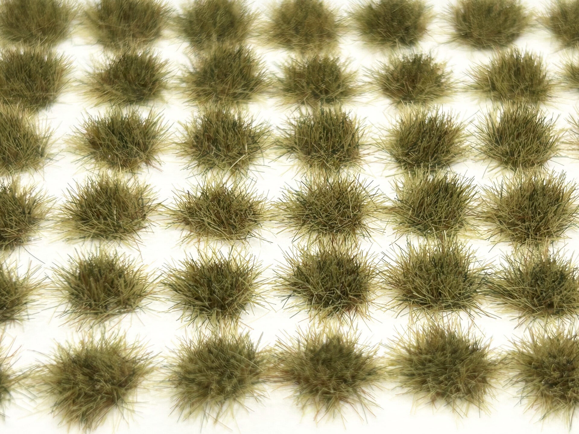 Self Adhesive Grass Tufts - 4mm Drab (Medium Spread x 48)