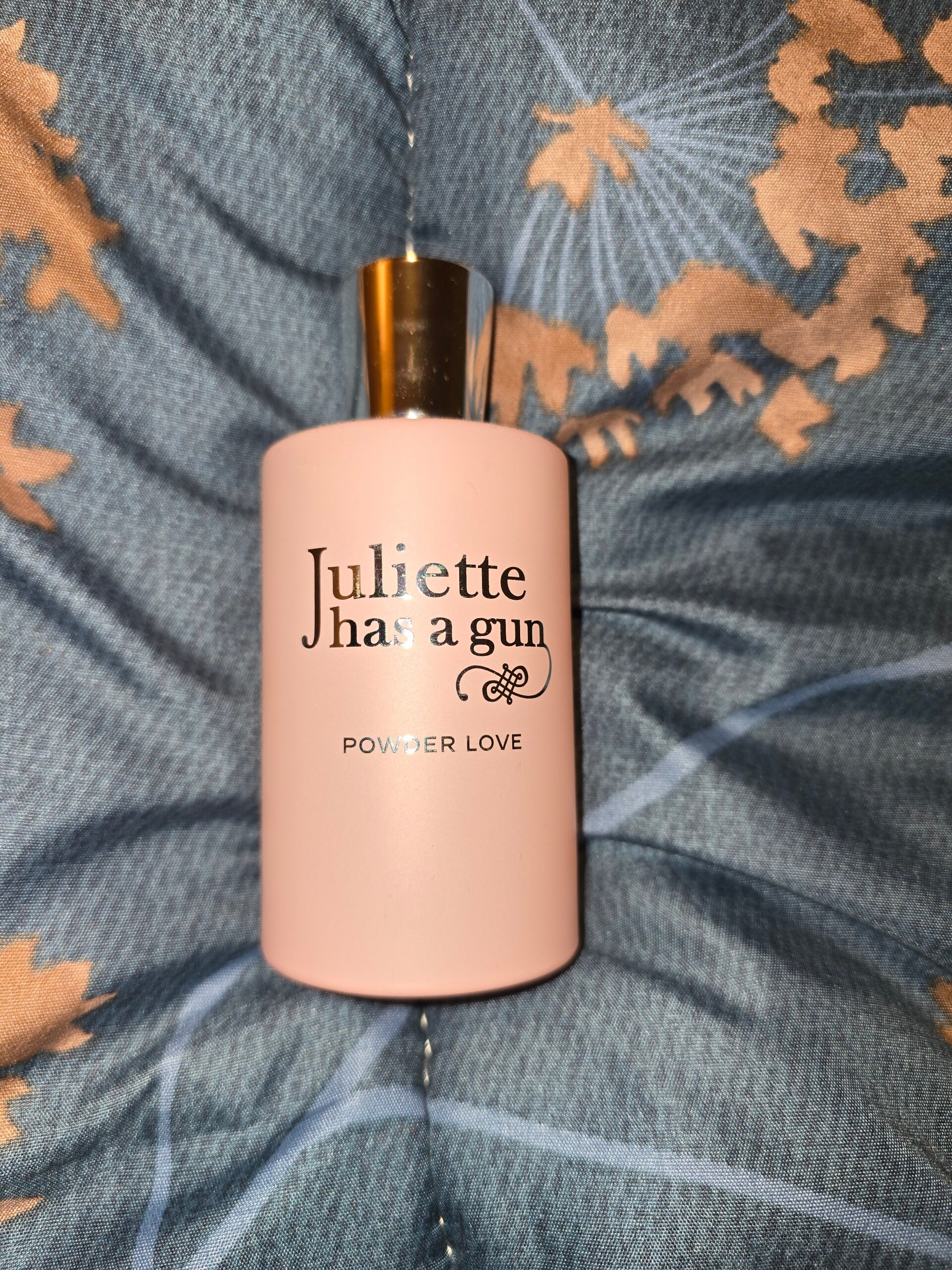 Julliette has a Gun Powder Love