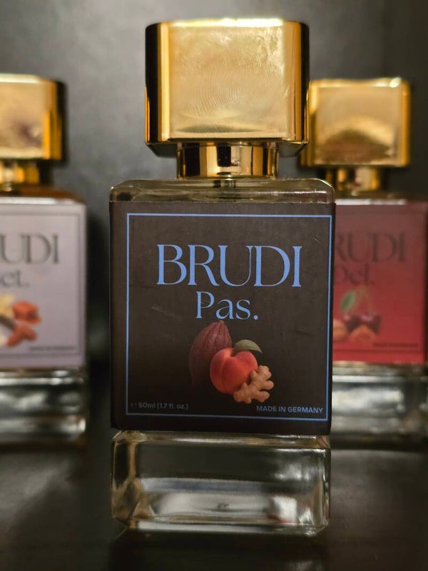 BRUDI Pas.