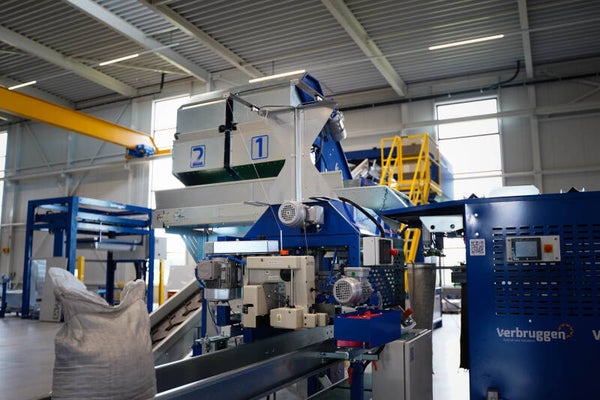 Verbruggen volledig automatische naaistraat