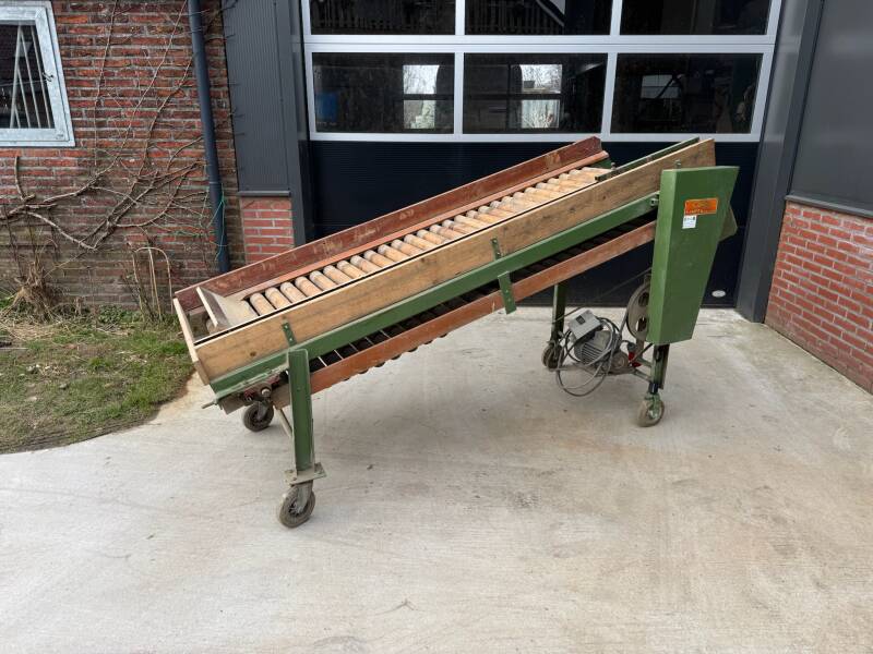 Schouten Leestafel in gebruik op landbouwmachine