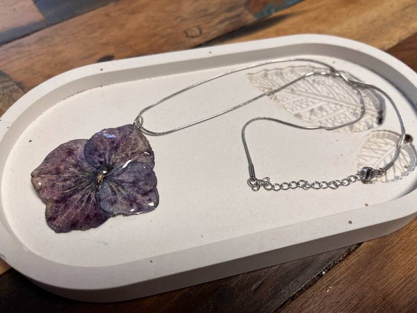 Collier hortensia séché