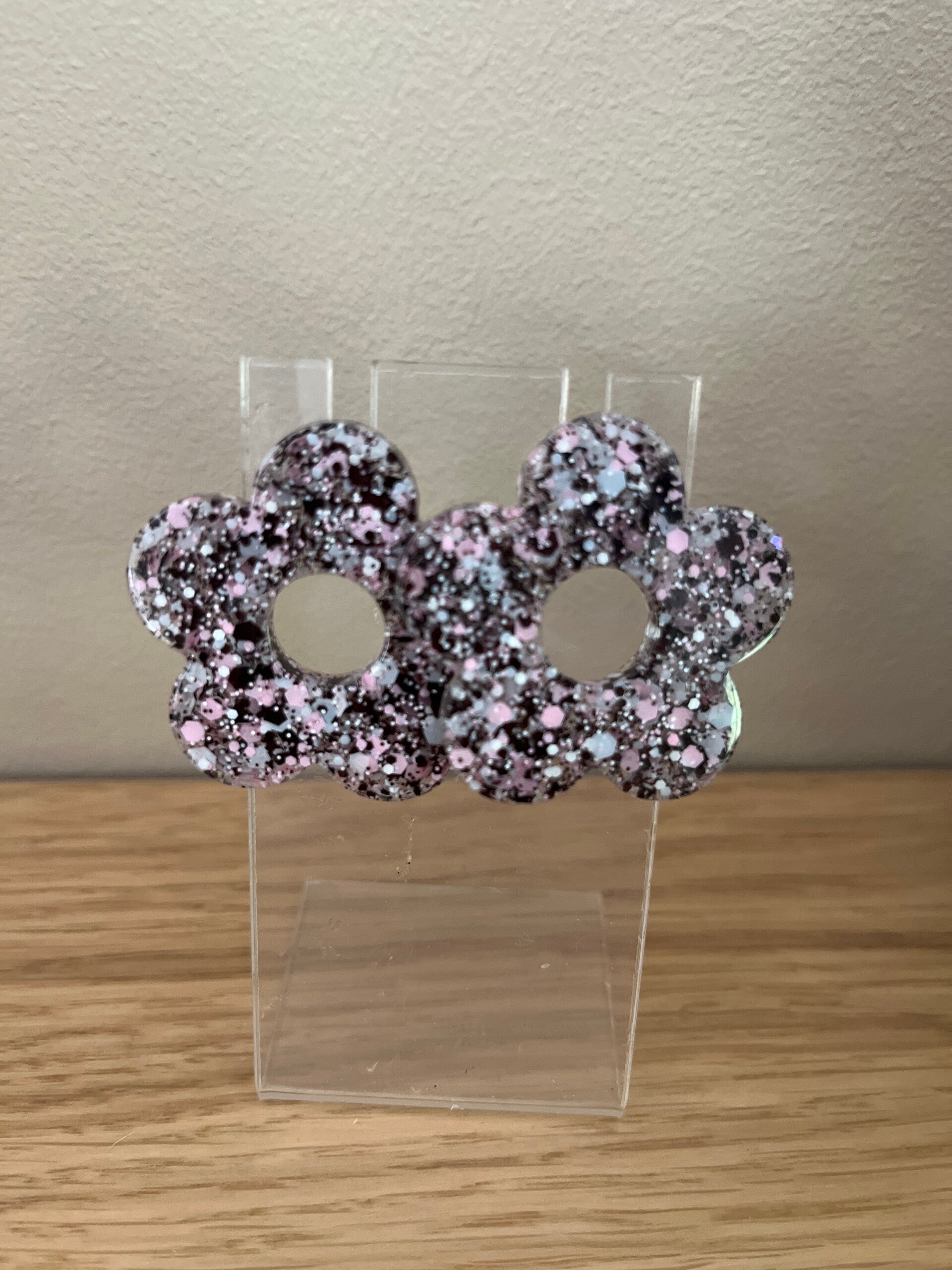 Les boucles d’oreilles Rose