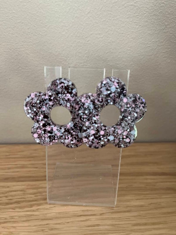 Les boucles d’oreilles Rose