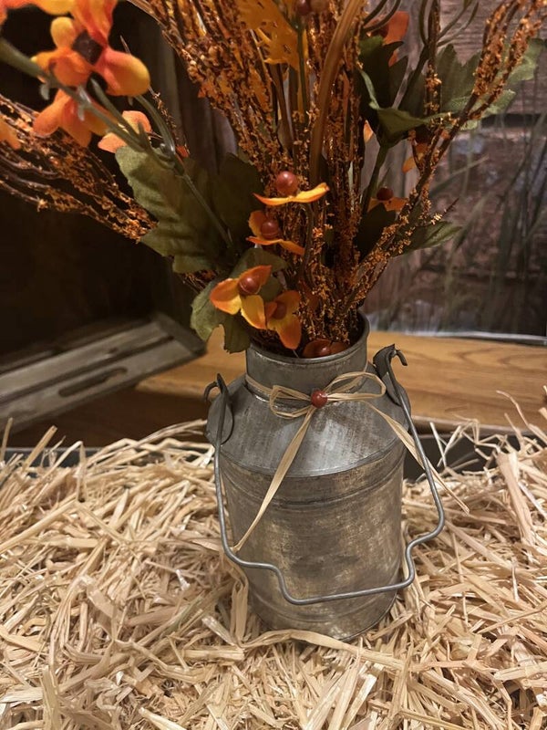 Old Farmhouse Harvest Tin