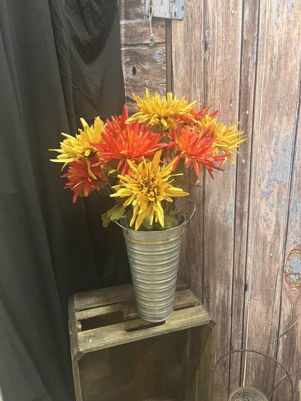 Harvest Mum Tin