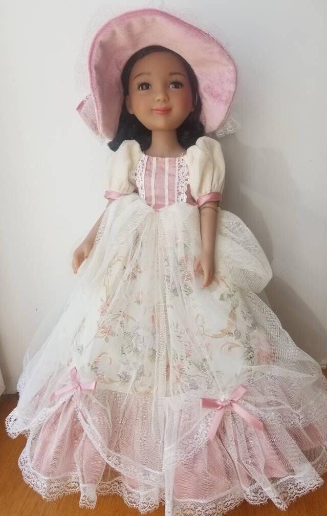 Tenue robe victoria velours rose venitienne princesse et ses chaussures