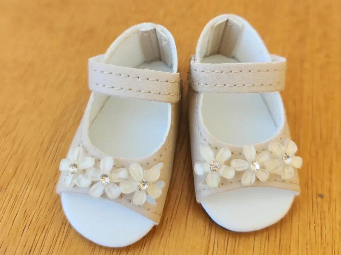 Sandales beiges 54mm avec fleurs acryliques strass