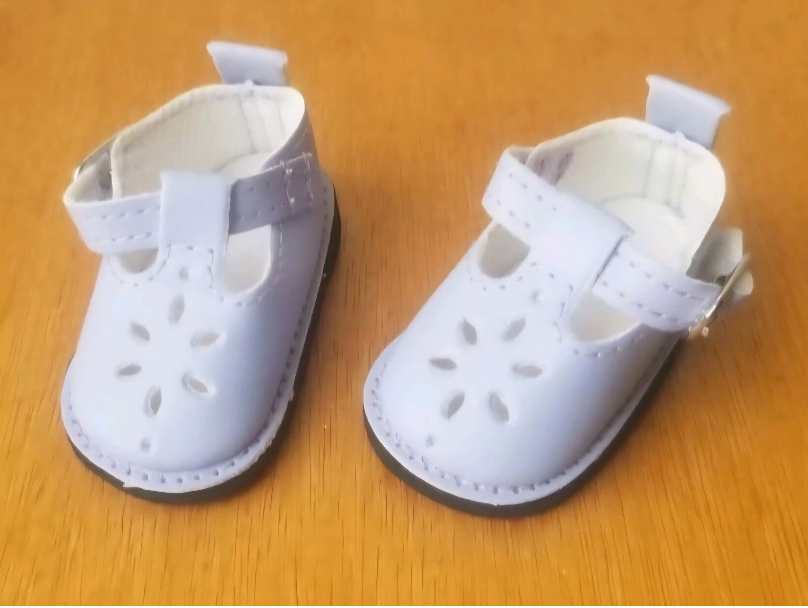 Babies violettes ajourées 54mm