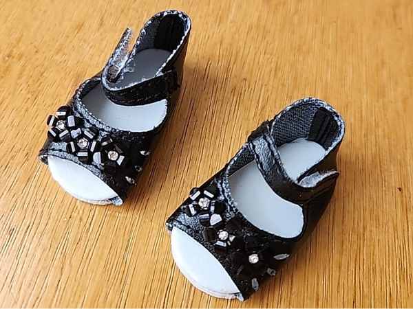 Sandales noires 54mm fleurs acryliques