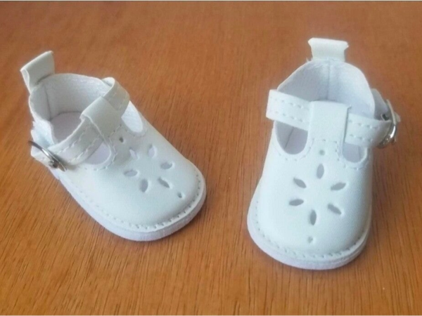 Babies blanches ajourées 54mm