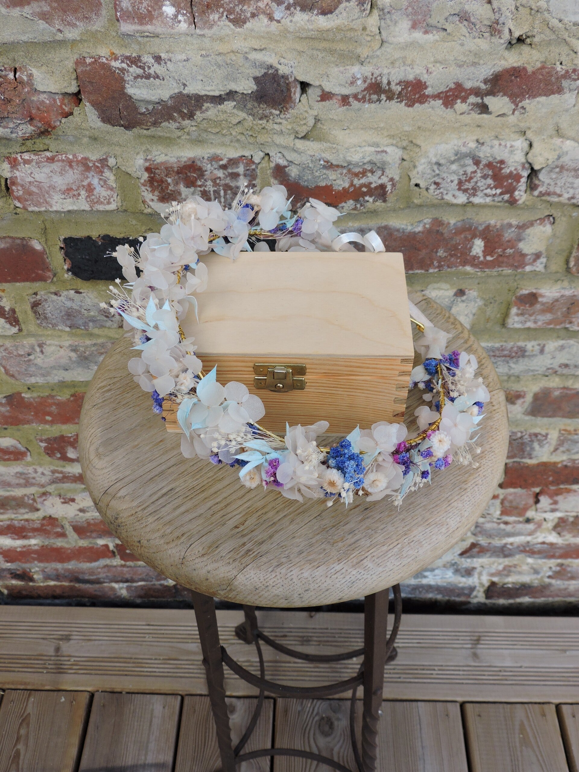 Couronne de fleurs séchées et stabilisées – Accessoire de coiffure mariage