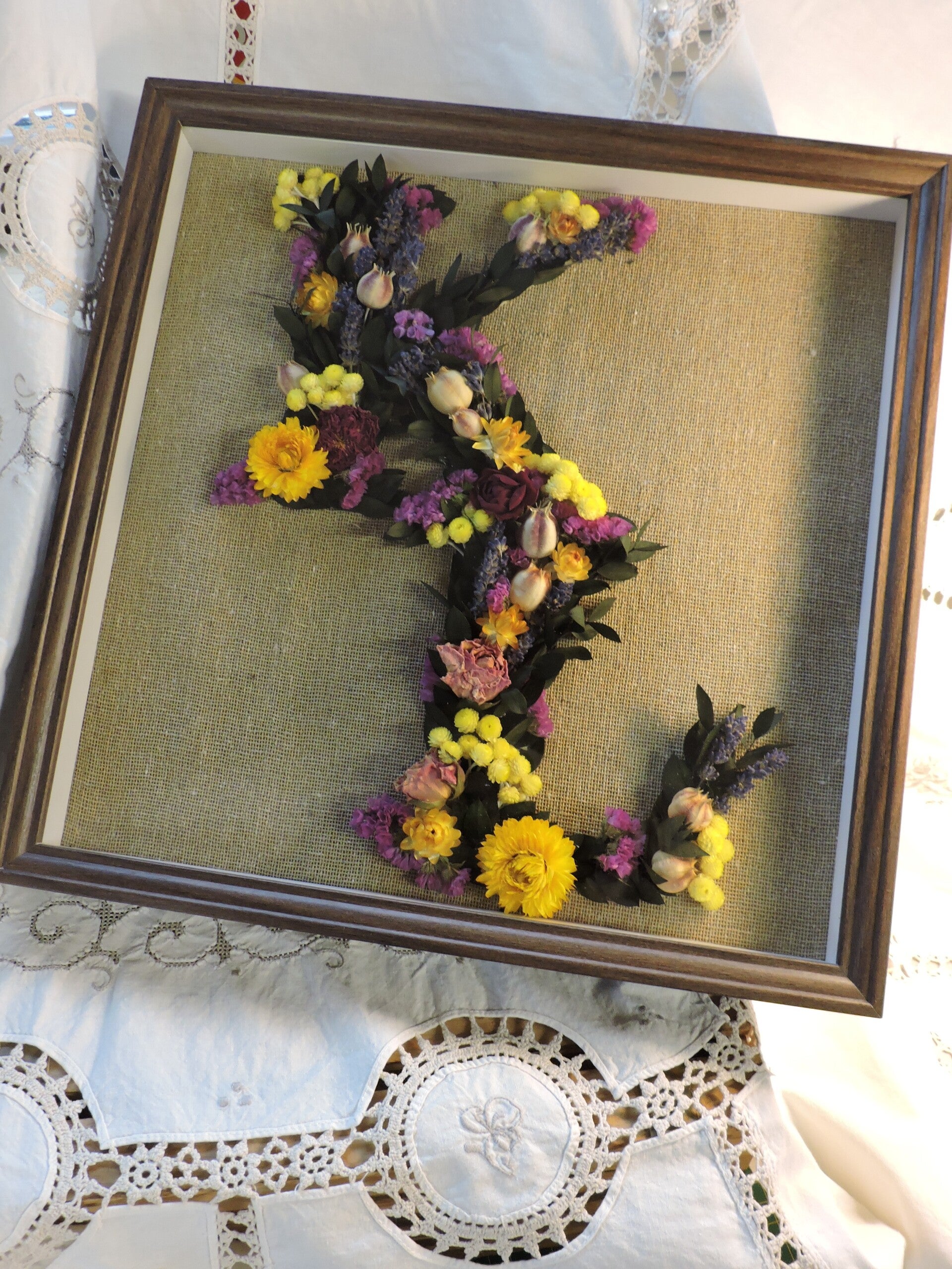 Cadre Botanique Personnalisé – Initiales en Fleurs Séchées - Cadeau à offrir