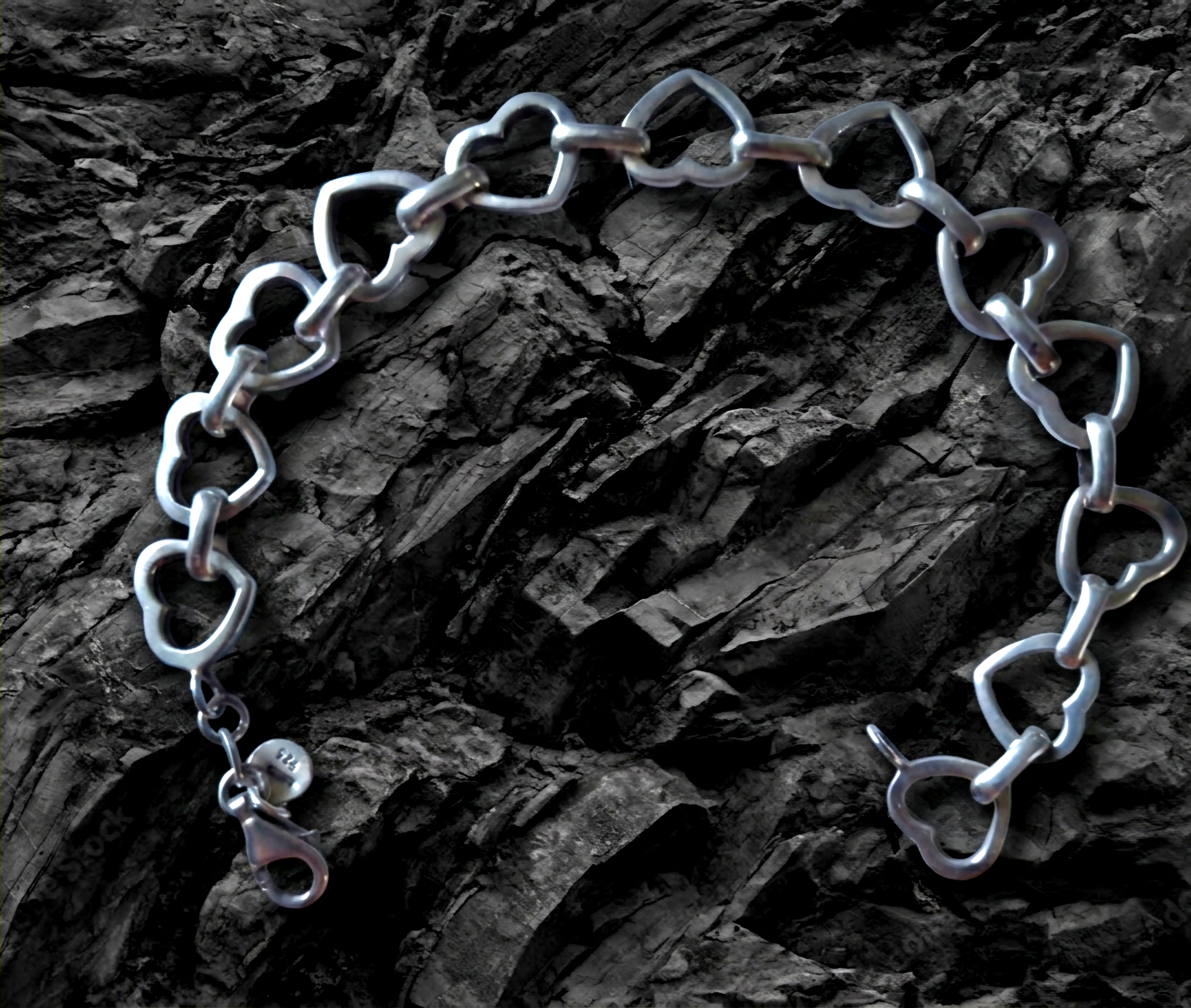 925 Silver Heart Linked Bracelet