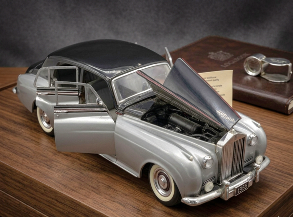 Franklin Mint 1955 Rolls Royce Silver Cloud