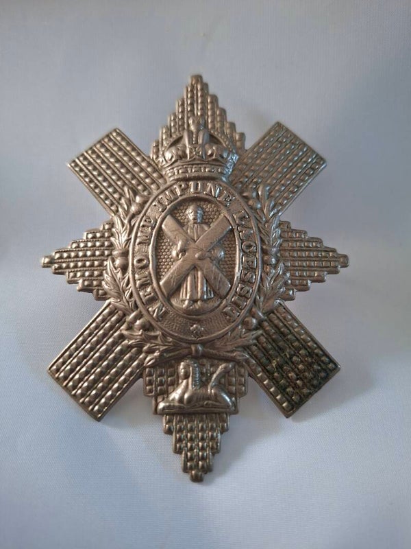 British Army Officer's Glengarry/cap badge