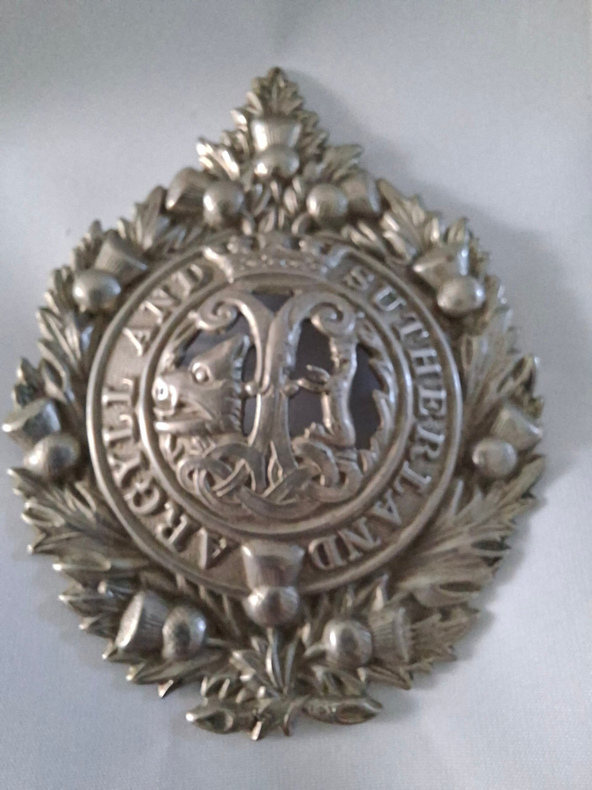 British Army Glengarry cap badge, Argyll & Sutherland