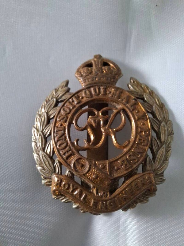 British Army Royal Engineers Cap Badge