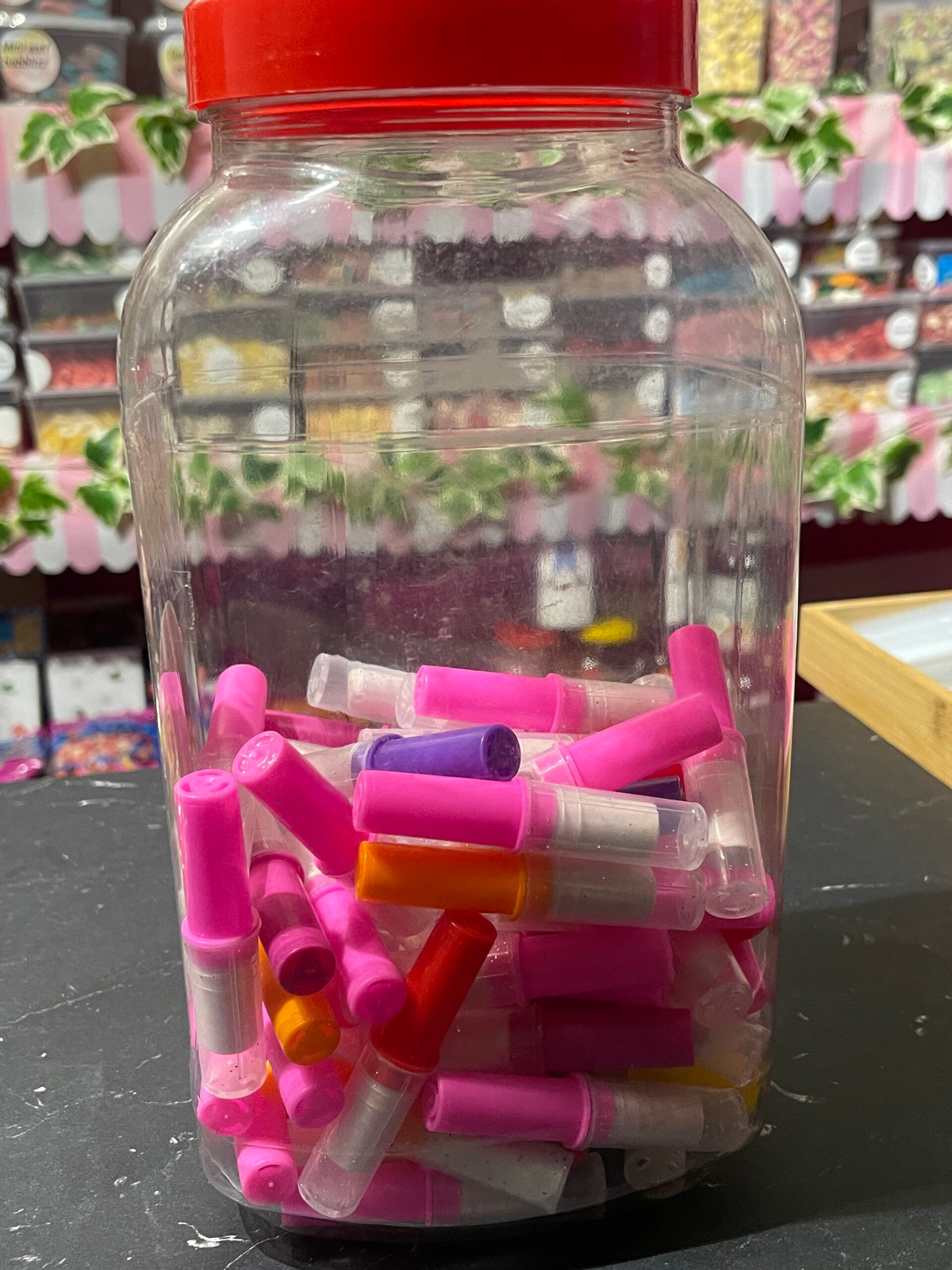 Bocal avec 62 rouge à lèvres dextrose