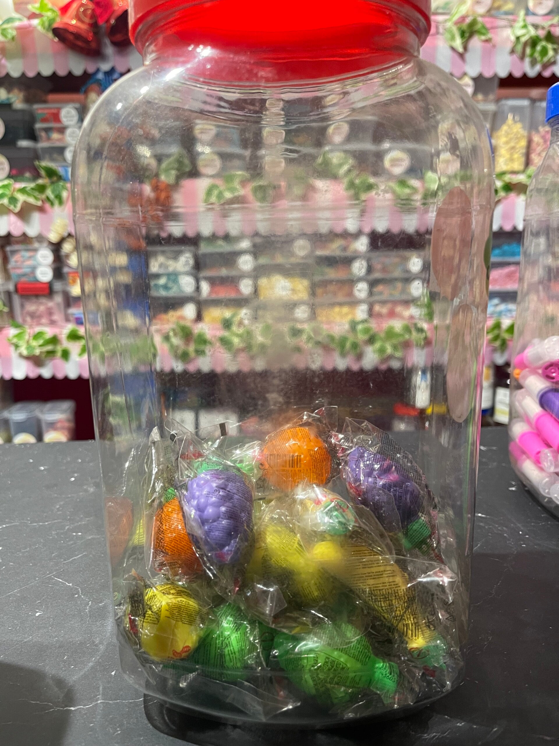 Bocal avec 16 fantaisies toy