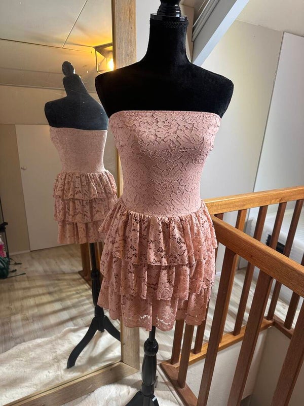 Rosy Ruffle Lace Playsuit – Strapless