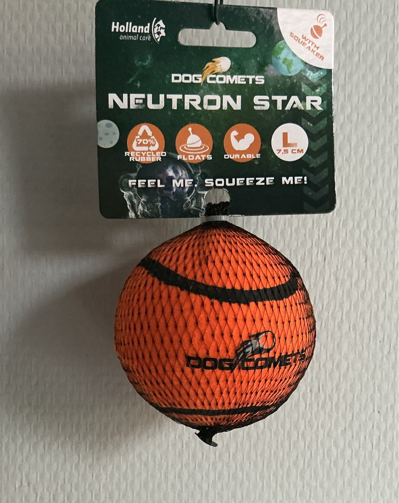 Dog Comets Neutron Star.    L.   Orange