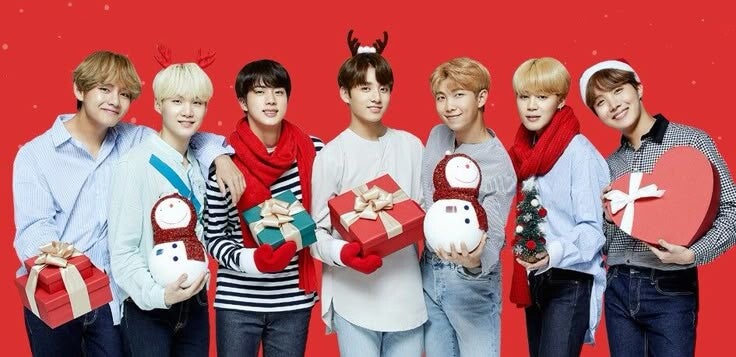 BTS con motivos navideños