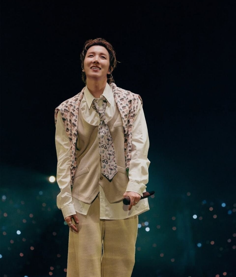 Jhope en Tour Arirang
