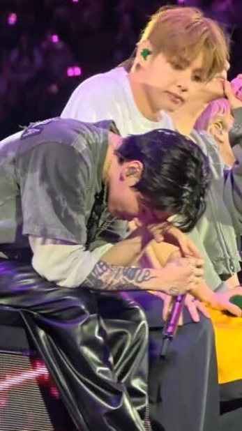 Jungkook se emociona y llora en el segundo concierto en Paris durante la gira Arirang World Tour 2026