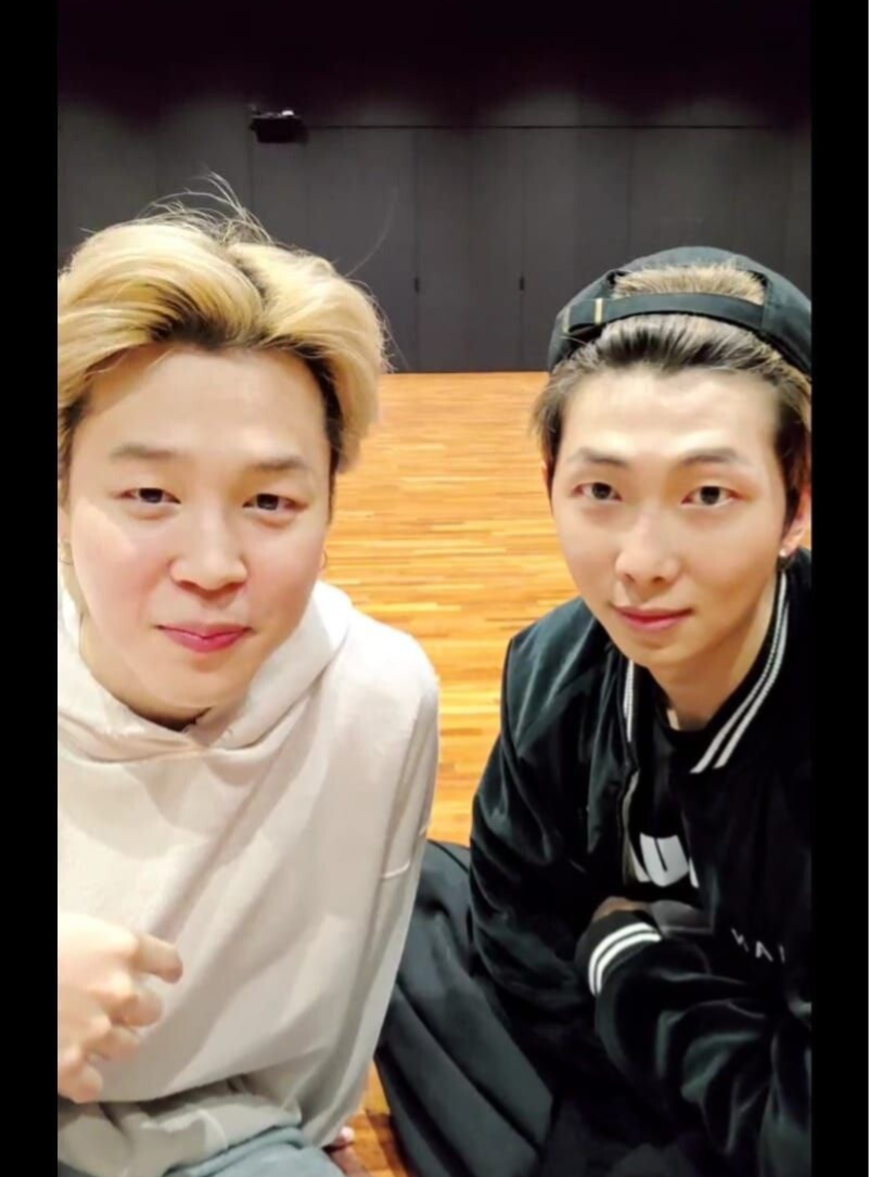 Jimin y RM de BTS en Weverse