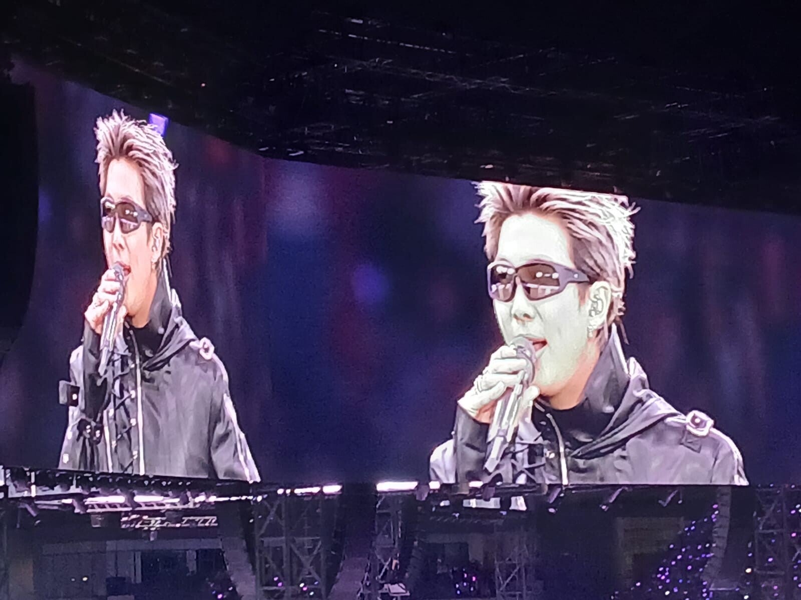 RM cantando en México