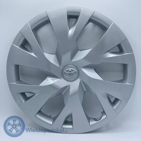 42602-0D410 - 426020D410 - 42602OD410 - 42602-OD410 Originele Toyota Wieldoppen 15 inch Toyota Yaris wieldoppen (set)